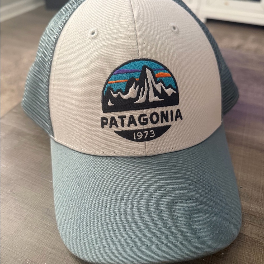 Patagonia Trucker Hat with Logo Mens New Without Tags